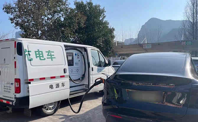汨罗汽车搭电